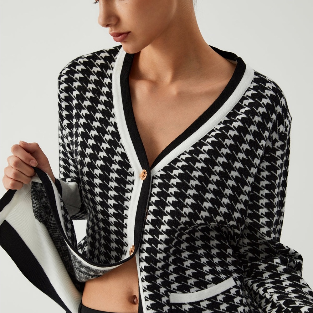 Commense Leisure Houndstooth Oversized Knit Cardigan - Picture 2 of 6